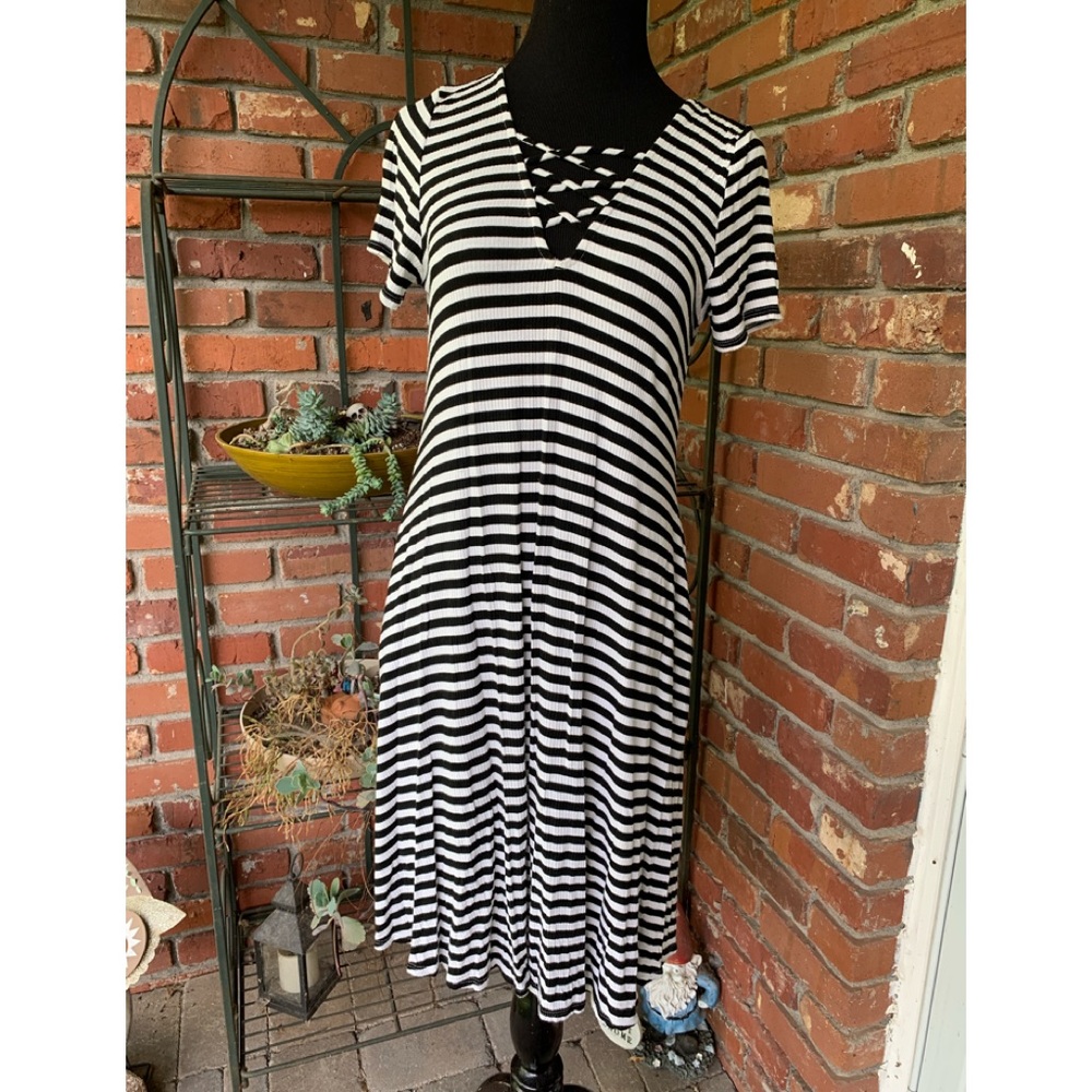 PinkBlush Maternity Dress- Black & White (Medium)